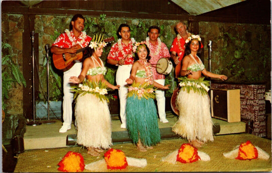 Tahitian Dancing Polynesian Show The Planter's Lounge Kauai Surf Resort Hawaii