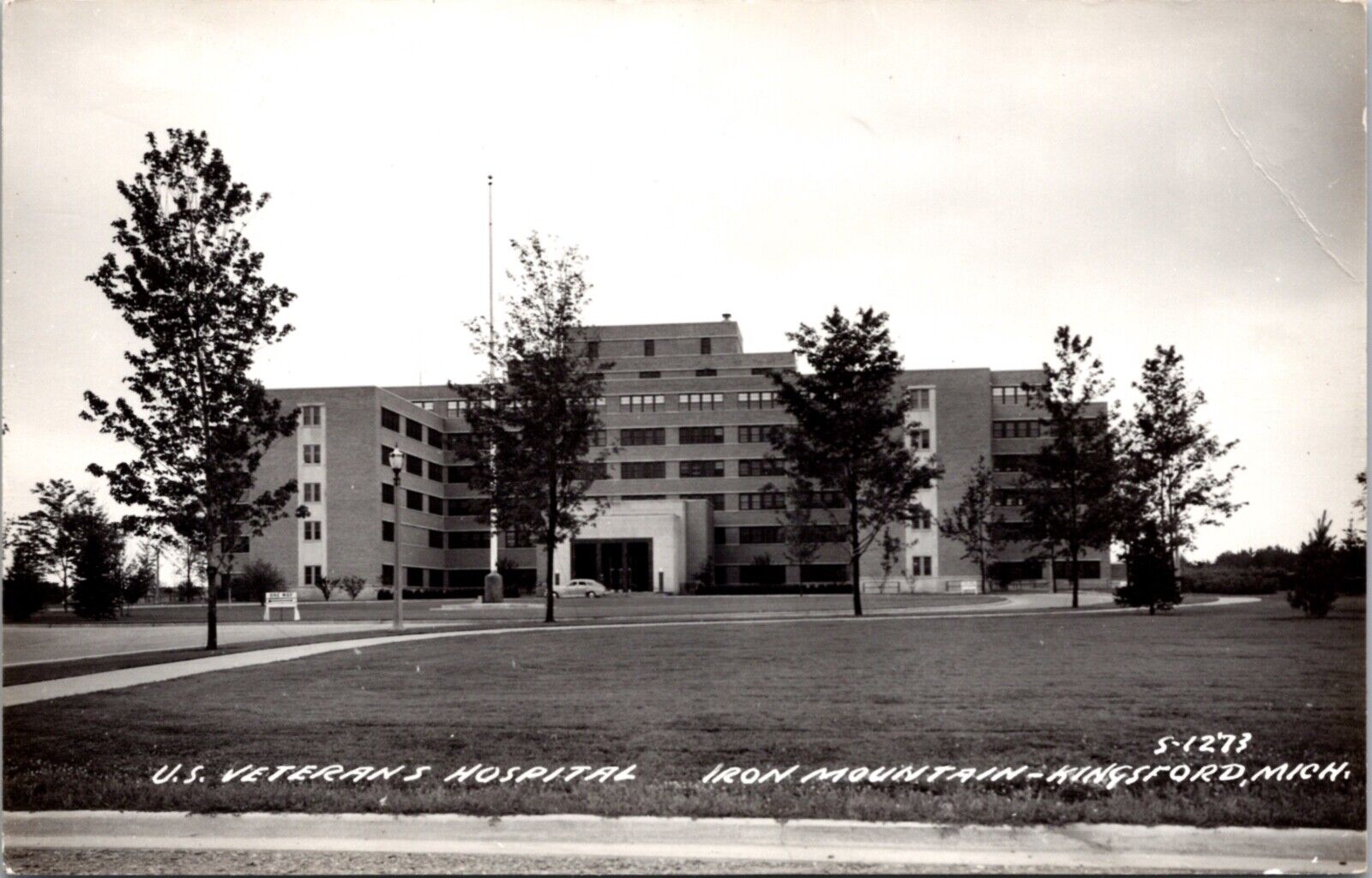 Real Photo Postcard US Veterans Hospital in Iron Mountain - Kingsford, Michigan