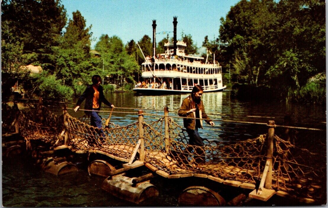 Disneyland PC Mark Twain Paddle-Wheel Sternwheeler Rivers America Frontierland