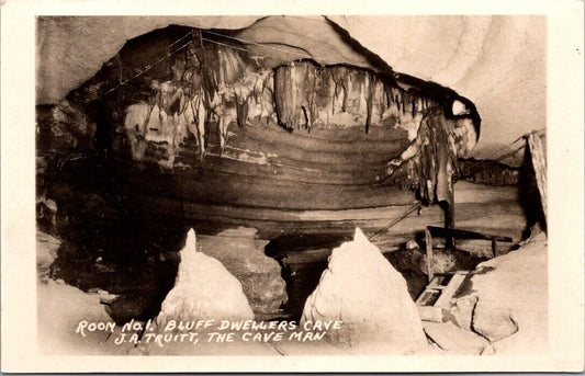 RP Postcard Room No 1 Bluff Dwellers Cave J.A. Truitt The Cave Man Noel Missouri